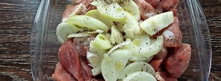 шашлык из свинины с лимоном и луком. Шаг 10