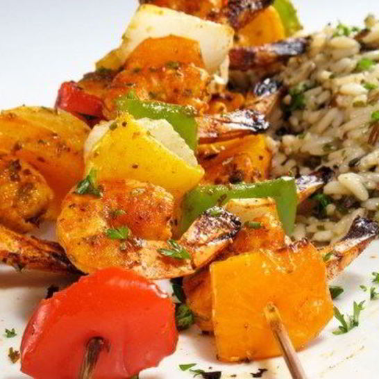 Рецепт шашлыков из креветок и манго в соке лайма