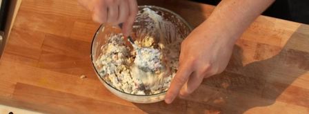 цыганскии шашлык из четырех видов мяса с черным хлебом. Шаг 4