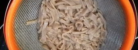 соба — гречневая лапша с говядиной и овощами. Шаг 15