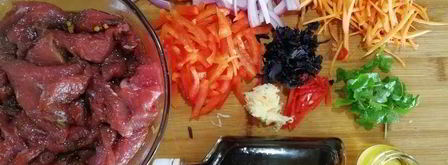 соба — гречневая лапша с говядиной и овощами. Шаг 8