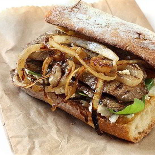 Рецепт говяжьих стейков в багете