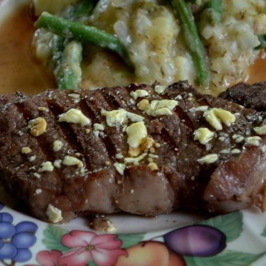 Рецепт говяжьих стейков в винном красном соусе