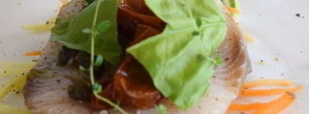 рыбный стейк на подушке из овощей в пергаменте. Шаг 8