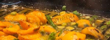 стейк из говядины с абрикосовыми дольками. Шаг 10