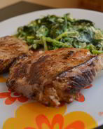 Стейк из говядины со шпинатом