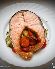 Стейк из семги на овощной подушке