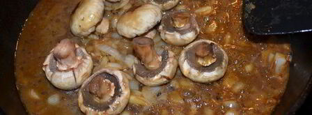 стейк с черным перцем, коньяком и грибами. Шаг 3