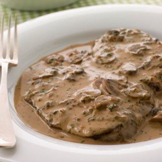 Рецепт стейков из говядины под грибным соусом с голубым сыром