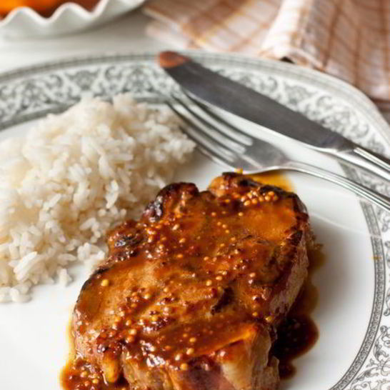 Рецепт стейков из свинины с апельсиново-горчичным соусом