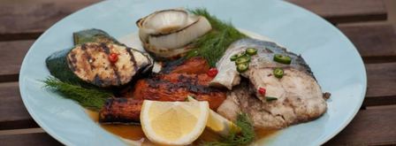 стейки из толстолобика с печеной морковью и овощами гриль. Шаг 6