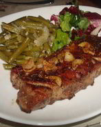 Стриплойн — стейк с зеленой фасолью