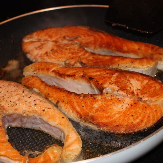 Рецепт жареных стейков из лосося