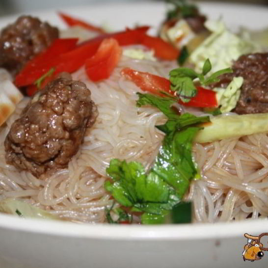 Рецепт фунчозы с говяжьими тефтельками и овощами