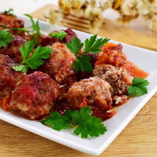 Рецепт мясных тефтелей ностальгия с рисом в томатном соусе