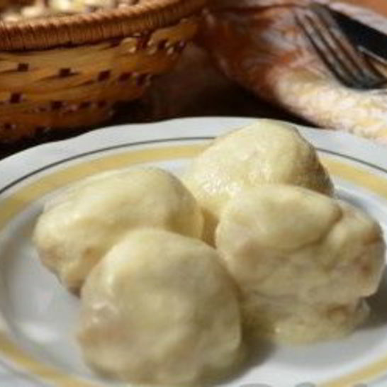 Рецепт рыбных тефтелей в соусе