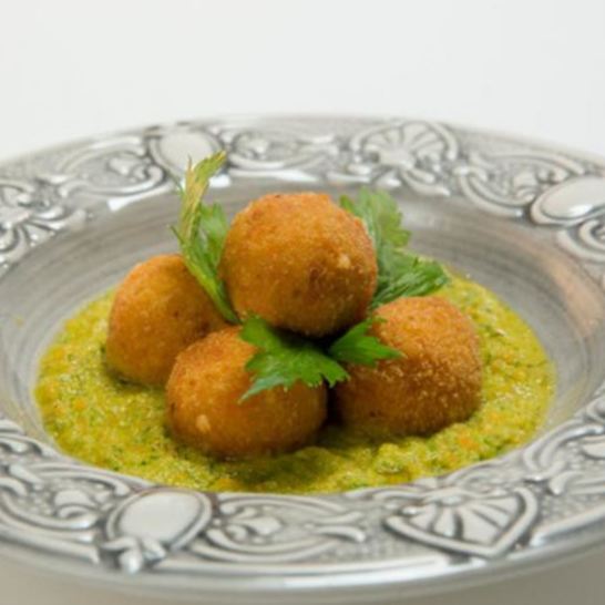 Рецепт тефтелей из сельдерея с овощным соусом