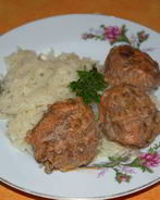 Тефтели под соусом