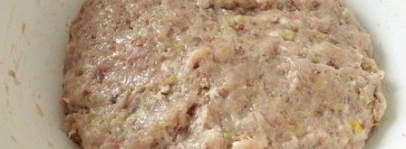 тефтели с гречкой и грибами, запеченные в ряженке. Шаг 5