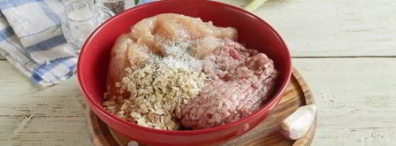 тефтели с подливкой на сковороде. Шаг 3