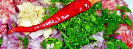 тефтели с сыром и шпинатом, в томатном соусе. Шаг 4