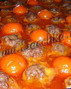 Тефтели с томатами черри