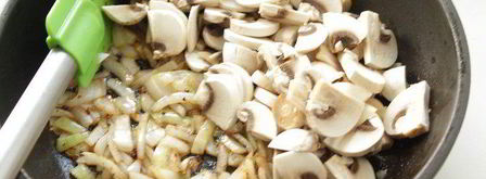 тефтели в грибном соусе под сыром. Шаг 4