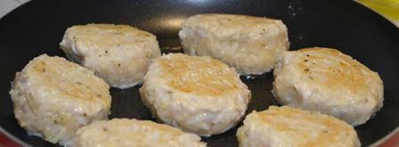 тефтели в сметанно-томатном соусе в мультиварке. Шаг 9