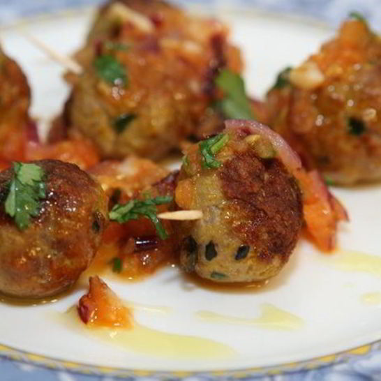 Рецепт телячьих тефтелек с соусом из помидоров