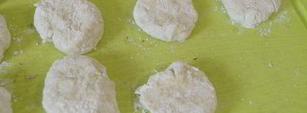 ленивые картофельные вареники с соусом из шампиньонов. Шаг 8