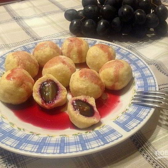 Рецепт пп-вареников с виноградом