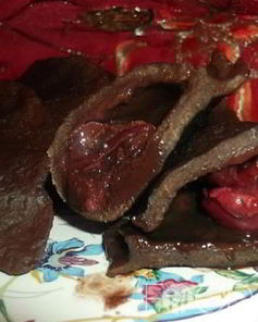 Шоколадные вареники с вишней