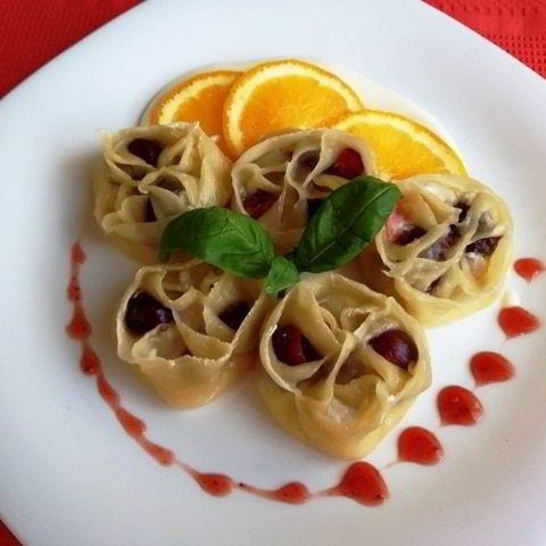 Рецепт вареников с черешней и творогом