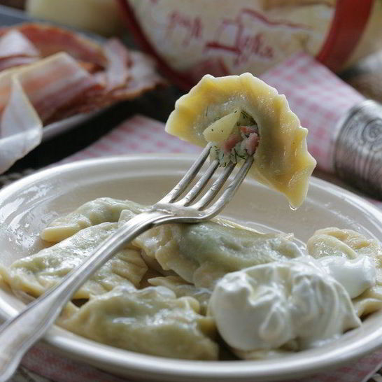 Рецепт вареников с картофелем, беконом и укропом