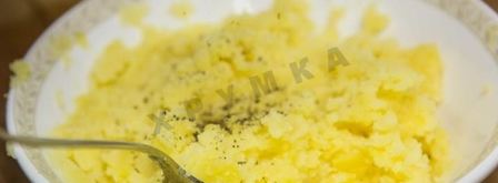 вареники с кислой капустой и мятым картофелем. Шаг 2