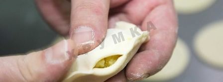 вареники с кислой капустой и мятым картофелем. Шаг 12