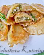 Вареники с творогом и черемшой