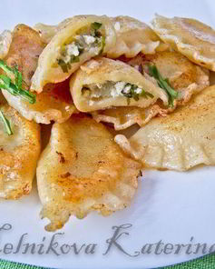 Вареники с творогом и черемшой