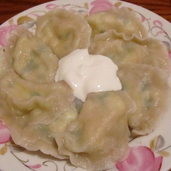 Рецепт вареников с творогом и луком