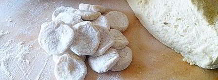 вареники с творогом и зеленым луком. Шаг 3