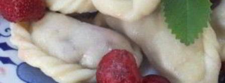 вареники с вишней и клубникой. Шаг 4