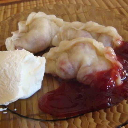 Рецепт вареников с вишней на пару