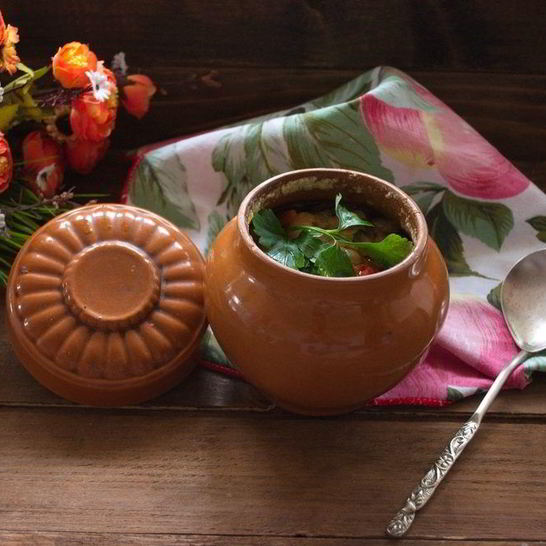 Рецепт жаркого из курицы в горшочке