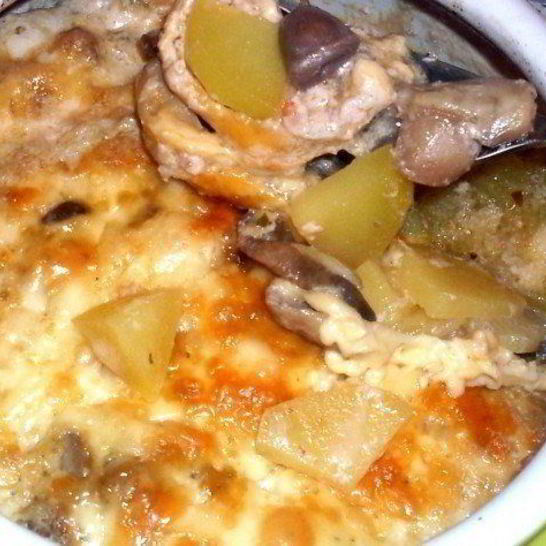 Рецепт жаркого из сердечек с грибами в горшочке