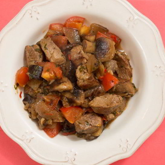 Рецепт жаркого из свинины с острыми баклажанами и шампиньонами