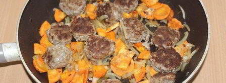 жаркое с фрикадельками и макаронами. Шаг 3