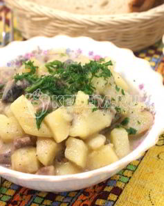 Жаркое с грибами и сметаной