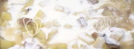 жаркое с грибами и сметаной. Шаг 8