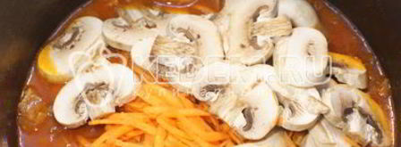 жаркое с грибами в томатном соусе из протертых помидоров. Шаг 9