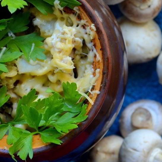 Рецепт жаркого с шампиньонами в горшочке